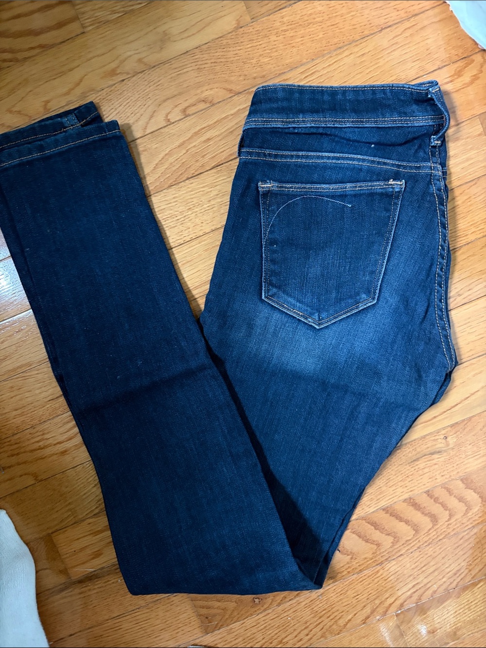 Women’s Skinny Jeans in Dark Blue Stretch Denim